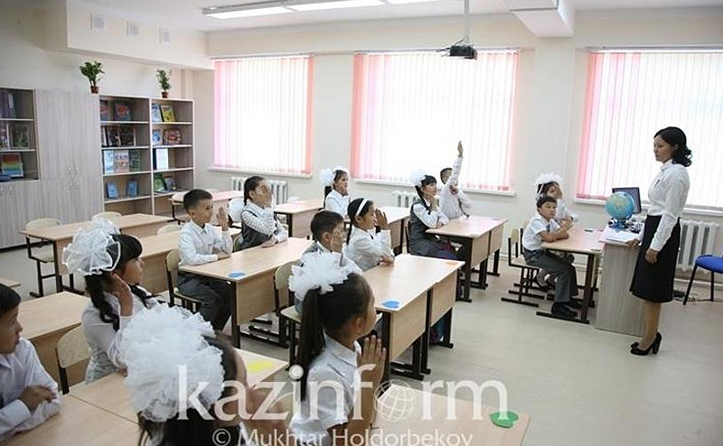 Учебный год продлили в Казахстане