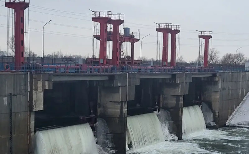 Перелив через плотину Сергеевского водохранилища вырос до 2,7 метра