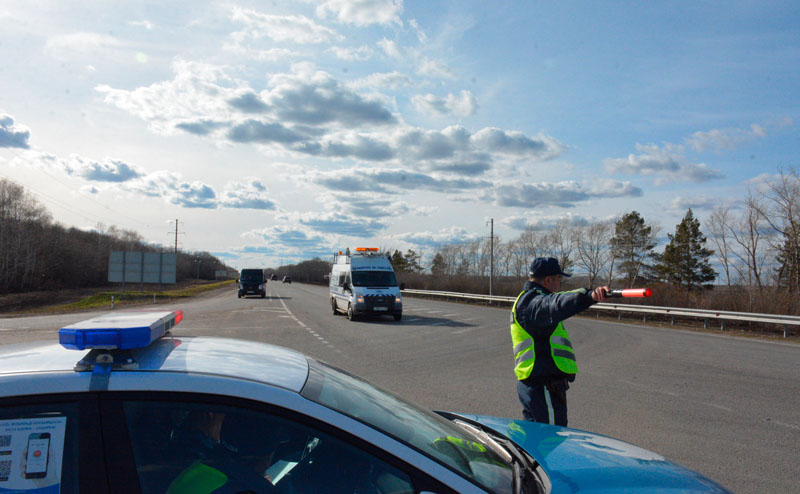В СКО полицейские круглосуточно контролируют участки автодорог с переливами 