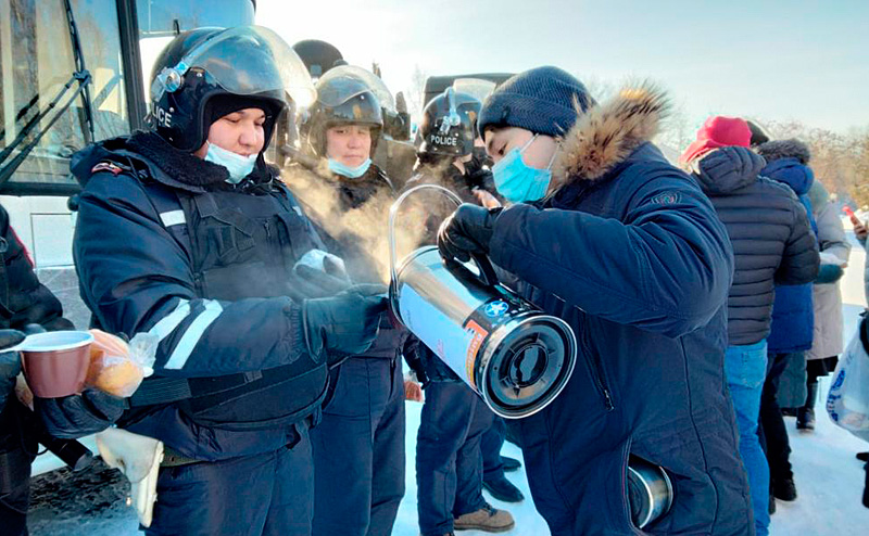 Североказахстанцы выражают благодарность и поддержку сотрудникам полиции