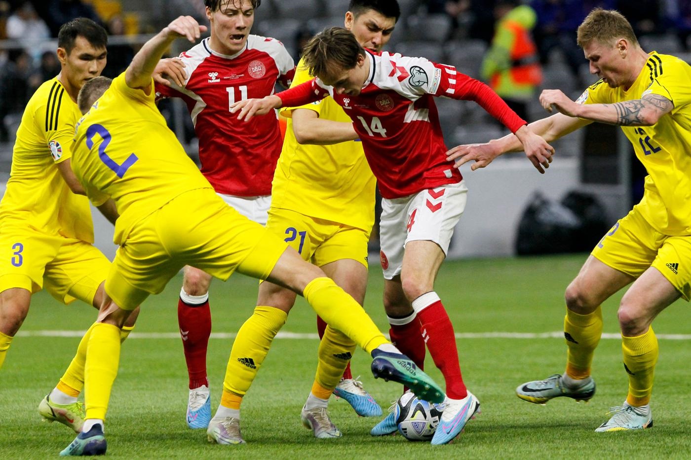 Сборная Казахстана готовится к матчу с фаворитом отборочной группы на Евро